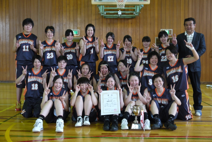 大会2連覇を達成した女子バスケットボール部