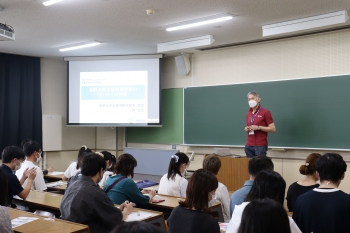 学部説明や模擬授業の様子