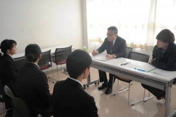 面接トレーニング（集団面接）の様子