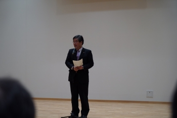 冒頭での挨拶をする小泉俊博 小諸市長