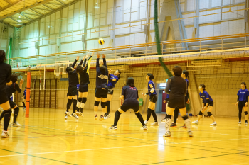 試合形式の練習のようす