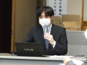 中村さんが説明する姿